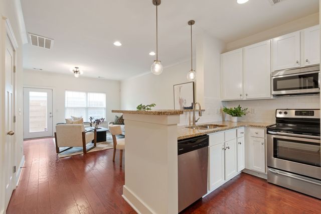 414 W Mill Dr, Nashville, TN 37209