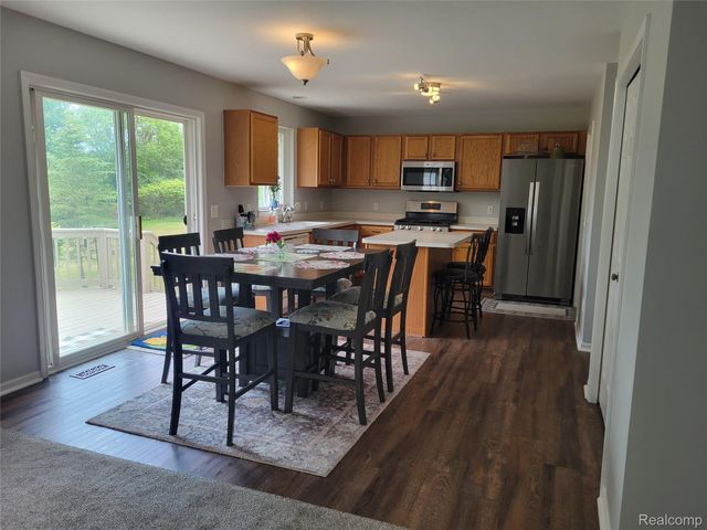 5100 Meadow Crest Circle, Grand Blanc Charter Township, MI 48442