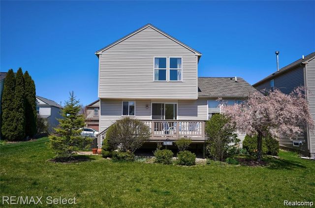 5100 Meadow Crest Circle, Grand Blanc Charter Township, MI 48442