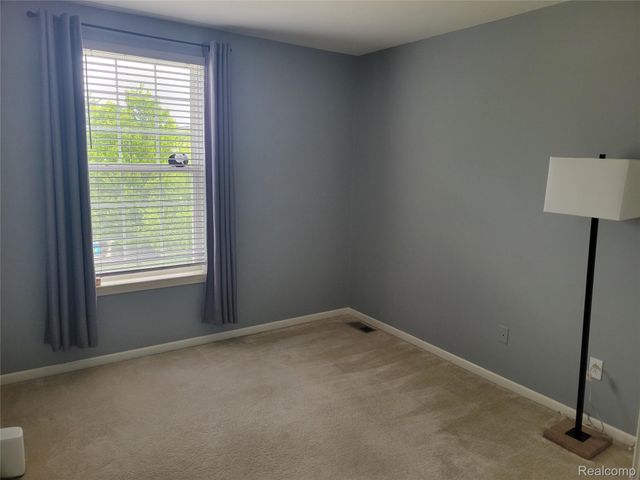 5100 Meadow Crest Circle, Grand Blanc Charter Township, MI 48442