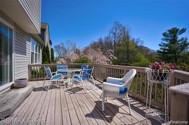 5100 Meadow Crest Circle, Grand Blanc Charter Township, MI 48442