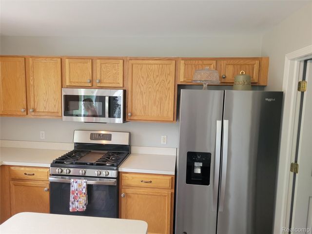 5100 Meadow Crest Circle, Grand Blanc Charter Township, MI 48442