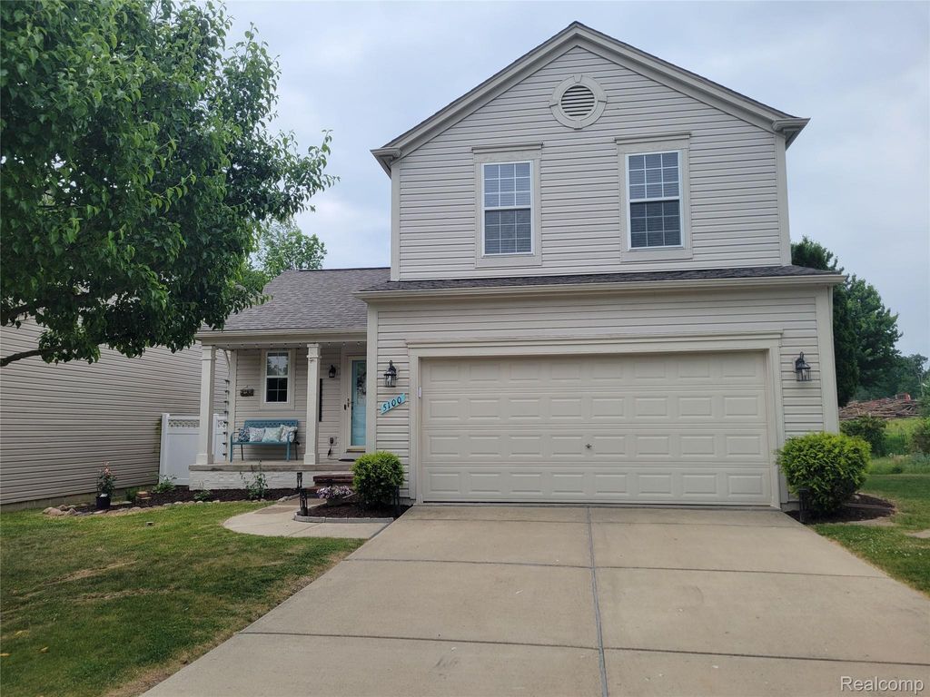 5100 Meadow Crest Circle, Grand Blanc Charter Township, MI 48442