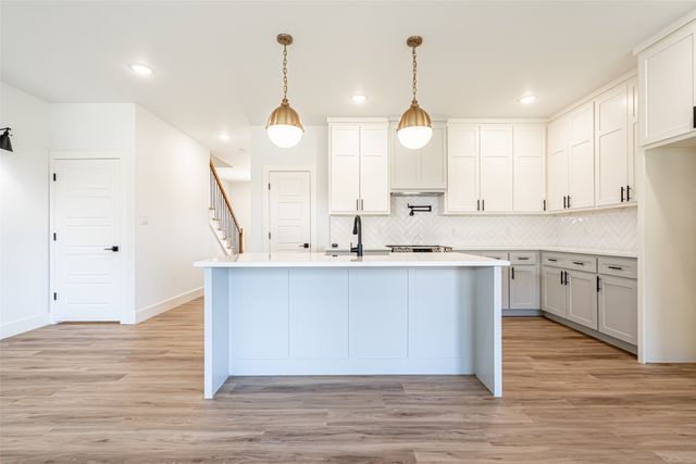 924 Arkansas River Drive, Granbury, TX 76048