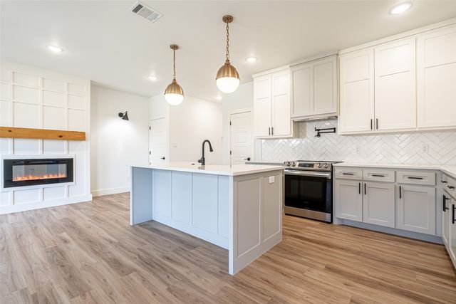 924 Arkansas River Drive, Granbury, TX 76048