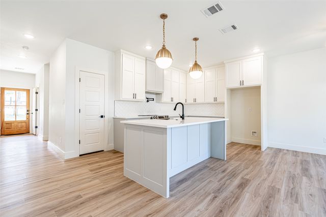924 Arkansas River Drive, Granbury, TX 76048