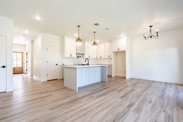 924 Arkansas River Drive, Granbury, TX 76048