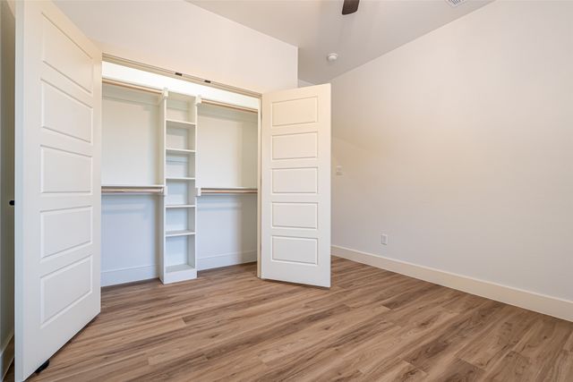 924 Arkansas River Drive, Granbury, TX 76048