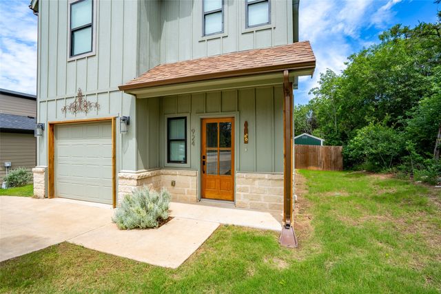 924 Arkansas River Drive, Granbury, TX 76048
