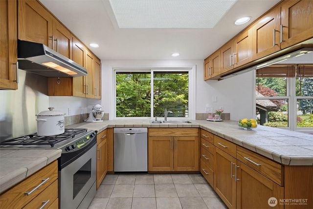 16653 157th Avenue SE, Renton, WA 98058