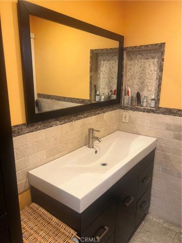 8505 Columbus Avenue 206, North Hills, CA 91343