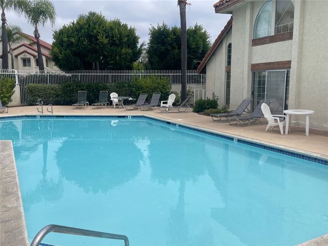 23395 La Crescenta, Mission Viejo, CA 92691