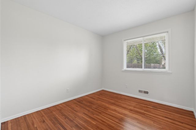 8241 Innsdale Avenue S, Cottage Grove, MN 55016