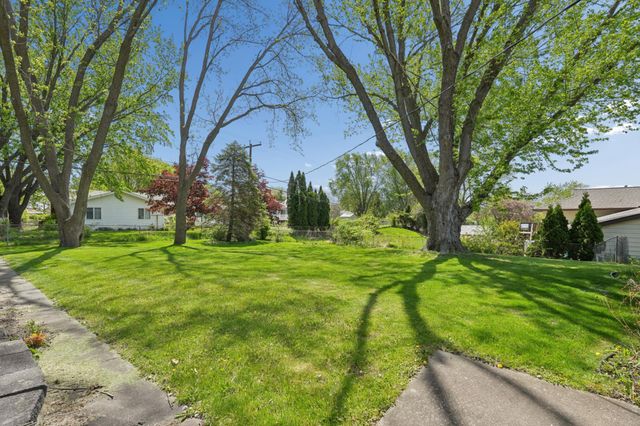 8241 Innsdale Avenue S, Cottage Grove, MN 55016