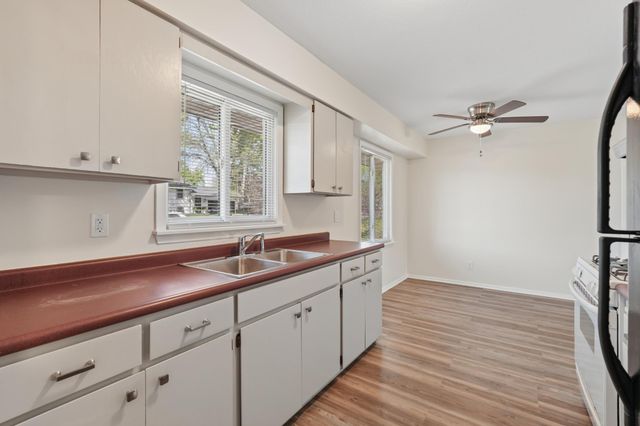 8241 Innsdale Avenue S, Cottage Grove, MN 55016