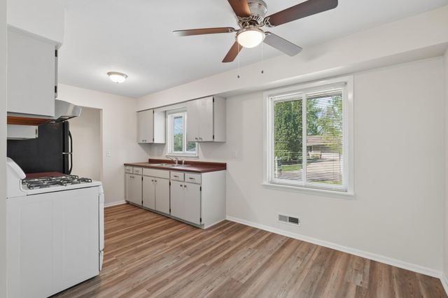 8241 Innsdale Avenue S, Cottage Grove, MN 55016
