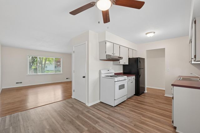 8241 Innsdale Avenue S, Cottage Grove, MN 55016
