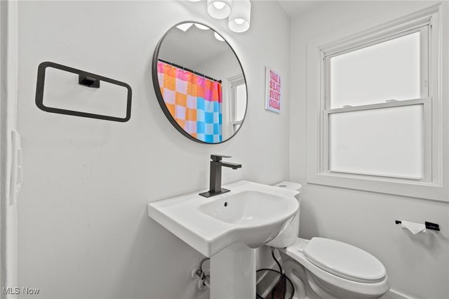 346 E 329th Street, Willowick, OH 44095