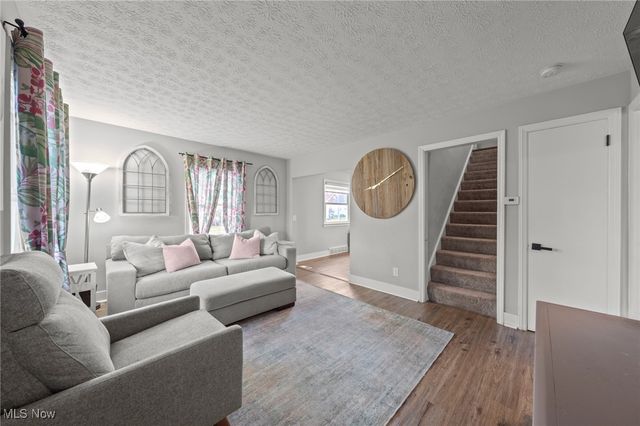 346 E 329th Street, Willowick, OH 44095