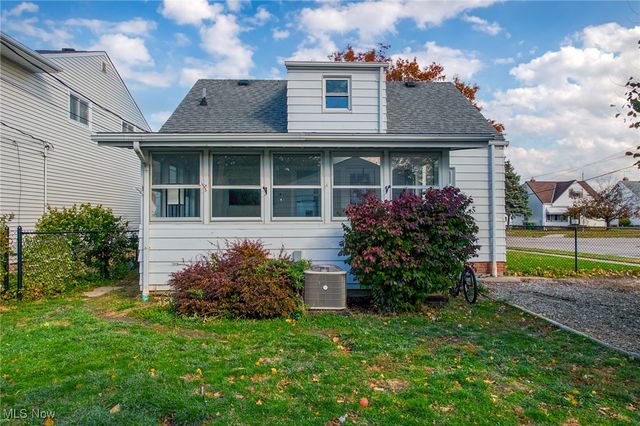 346 E 329th Street, Willowick, OH 44095