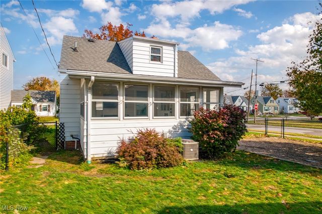 346 E 329th Street, Willowick, OH 44095