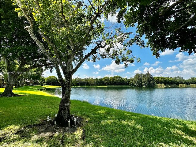 4245 S Pine Island Road, Davie, FL 33328