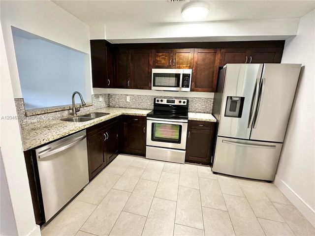 4245 S Pine Island Road, Davie, FL 33328