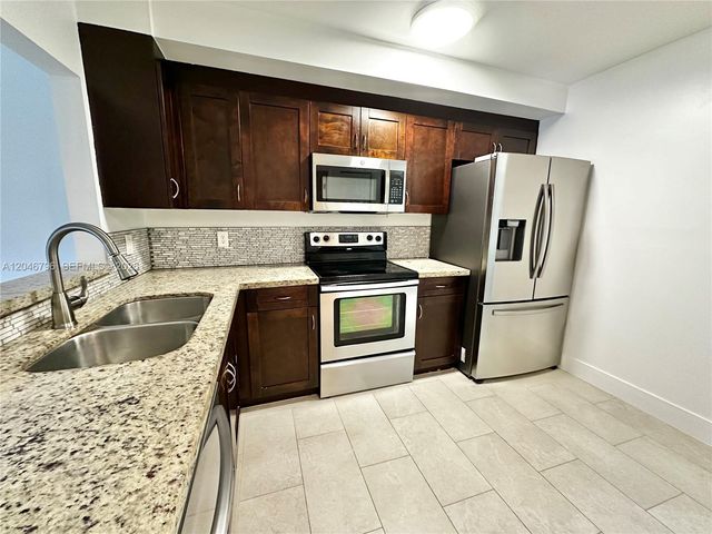 4245 S Pine Island Road, Davie, FL 33328