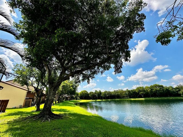 4245 S Pine Island Road, Davie, FL 33328