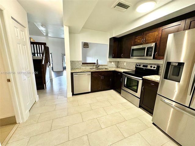 4245 S Pine Island Road, Davie, FL 33328