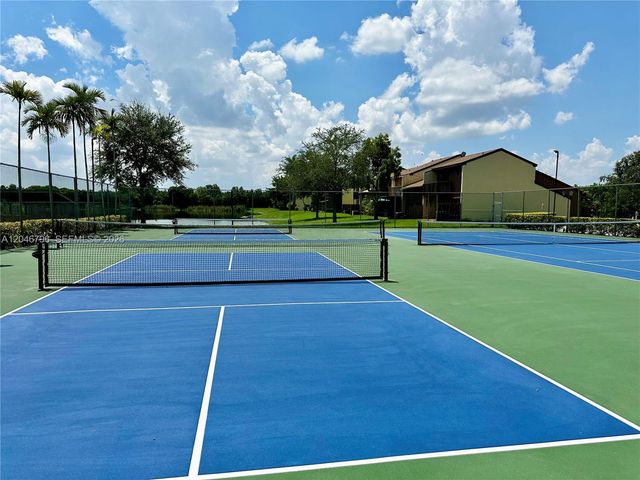 4245 S Pine Island Road, Davie, FL 33328