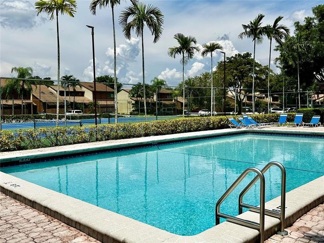 4245 S Pine Island Road, Davie, FL 33328