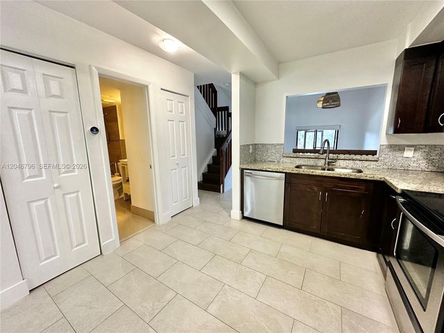 4245 S Pine Island Road, Davie, FL 33328