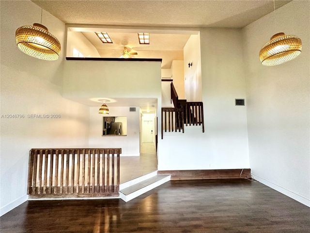 4245 S Pine Island Road, Davie, FL 33328