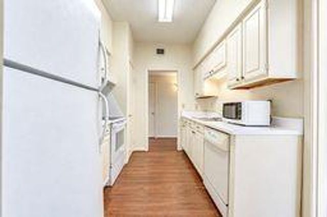 2400 N Braeswood Boulevard 313, Houston, TX 77030