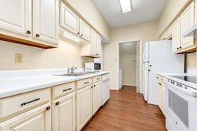 2400 N Braeswood Boulevard 313, Houston, TX 77030