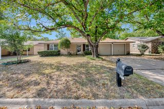 6437 Route 66, Watauga, TX 76148