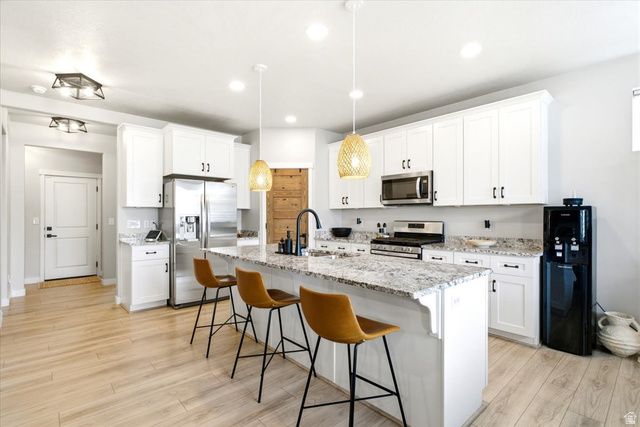 12212 S CROYDEN LN, Herriman, UT 84096