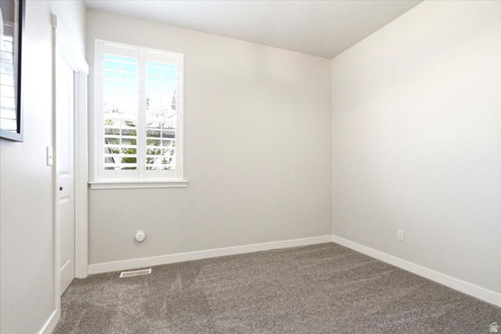 Image 11 of property listing at 12212 S CROYDEN LN, Herriman, UT 84096