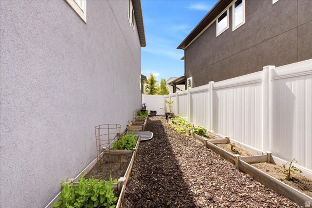 Image 30 of property listing at 12212 S CROYDEN LN, Herriman, UT 84096