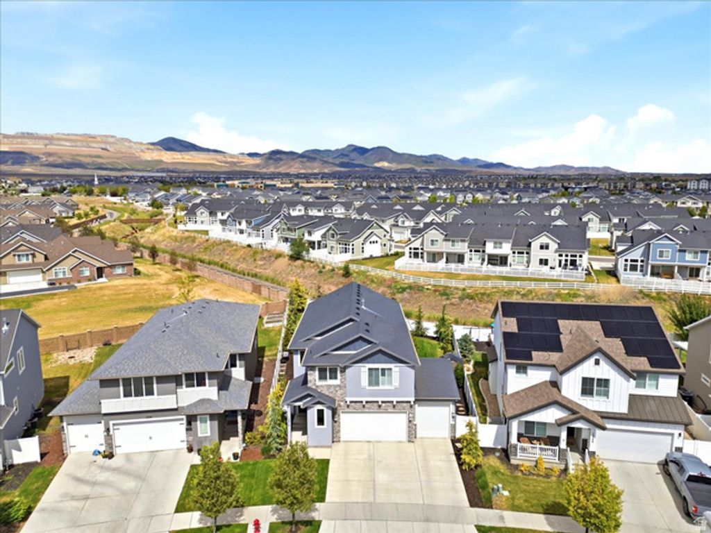 Image 31 of property listing at 12212 S CROYDEN LN, Herriman, UT 84096