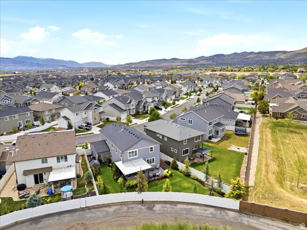 Image 33 of property listing at 12212 S CROYDEN LN, Herriman, UT 84096