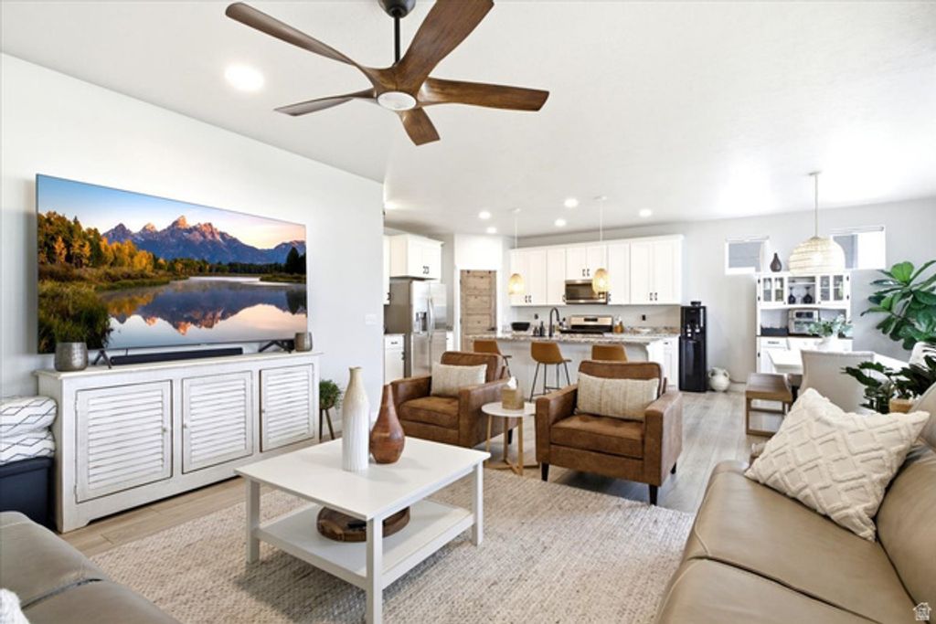 Image 6 of property listing at 12212 S CROYDEN LN, Herriman, UT 84096