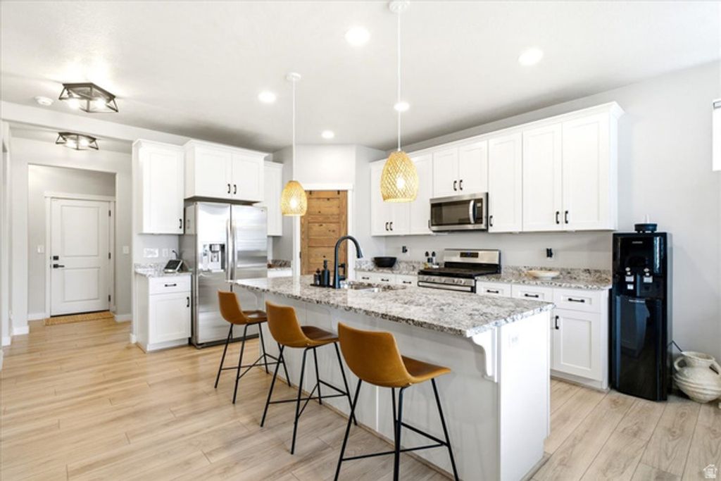 Image 9 of property listing at 12212 S CROYDEN LN, Herriman, UT 84096