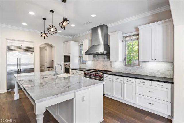 27 Cloister, Irvine, CA 92602