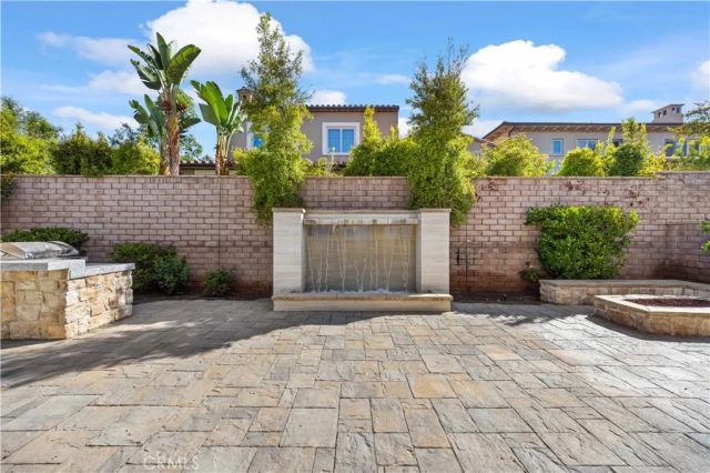 27 Cloister, Irvine, CA 92602