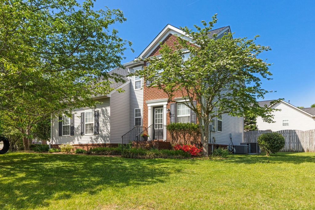 2290 Hayward Ln, Spring Hill, TN 37174