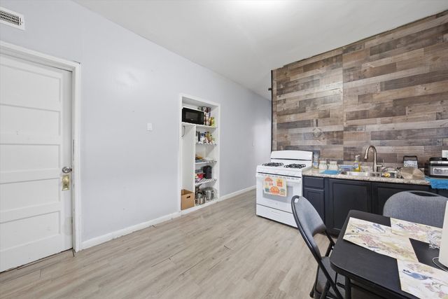 7514 S Dante Avenue, Chicago, IL 60619