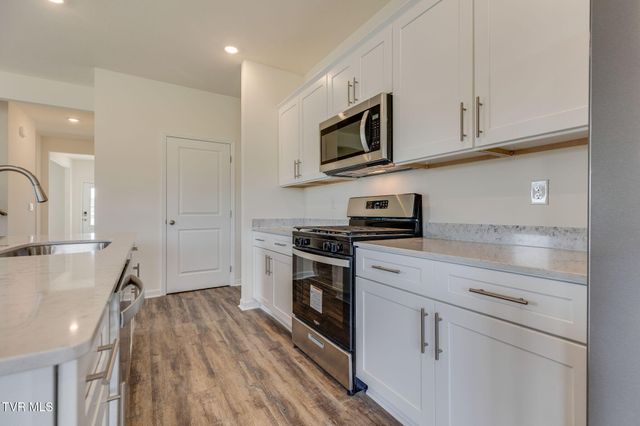 804 Pinhoti Street, Johnson City, TN 37604