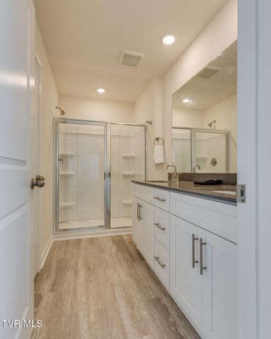 804 Pinhoti Street, Johnson City, TN 37604